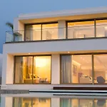 Peralta - Award Winning Exquisite Dream With Infinity Pool 劳林哈